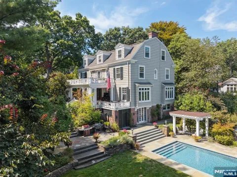 69 Forest Avenue