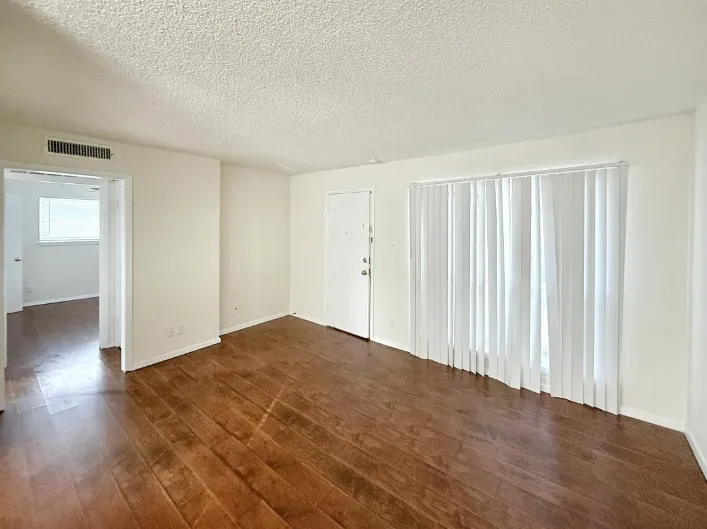 4811 Live Oak Street #202 Dallas, TX 75204