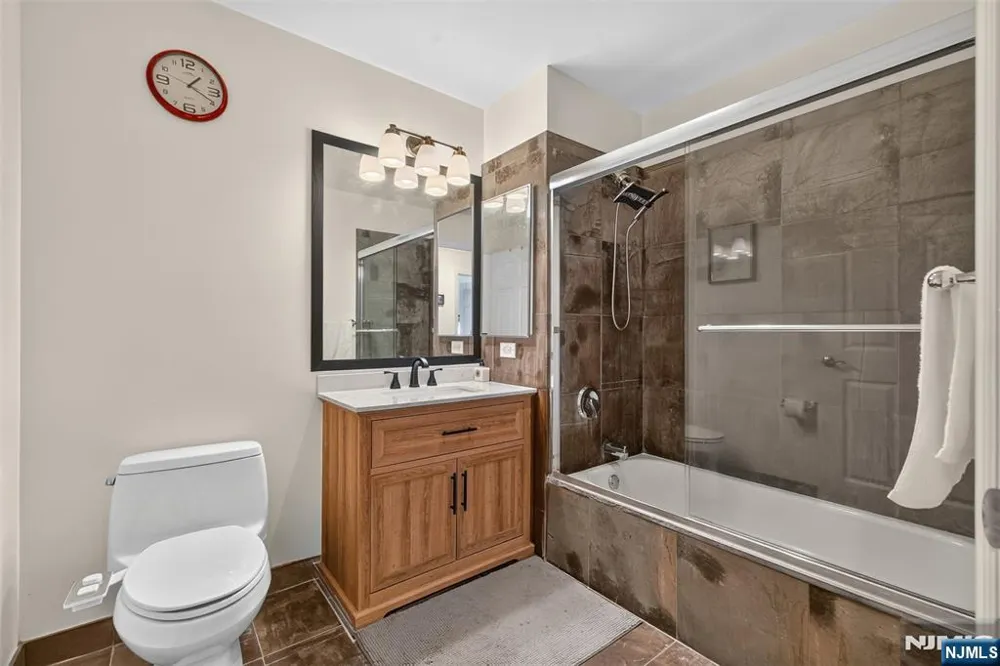 1212 City Place 1212 Edgewater, NJ 07020