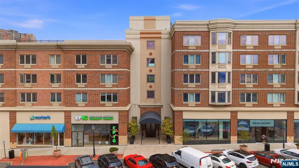 1212 City Place 1212 Edgewater, NJ 07020