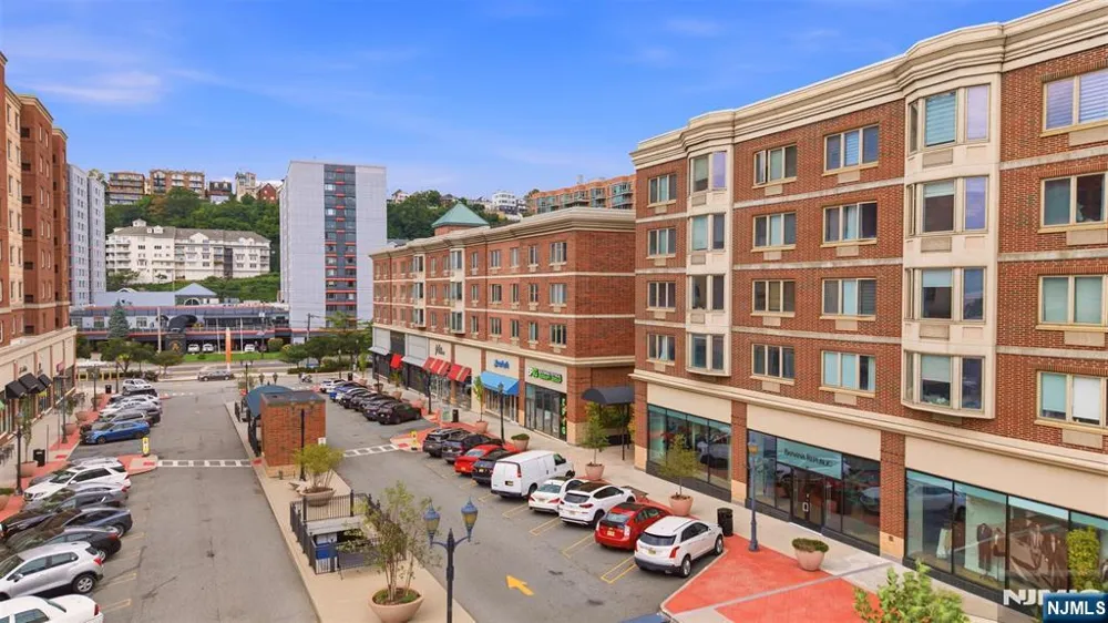 1212 City Place 1212 Edgewater, NJ 07020