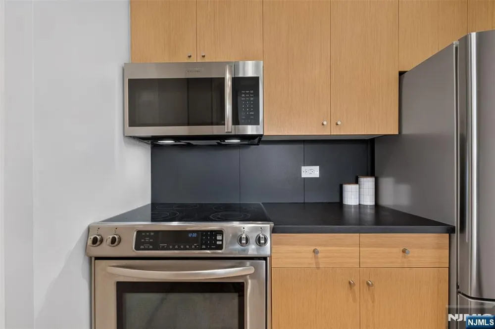 1212 City Place 1212 Edgewater, NJ 07020