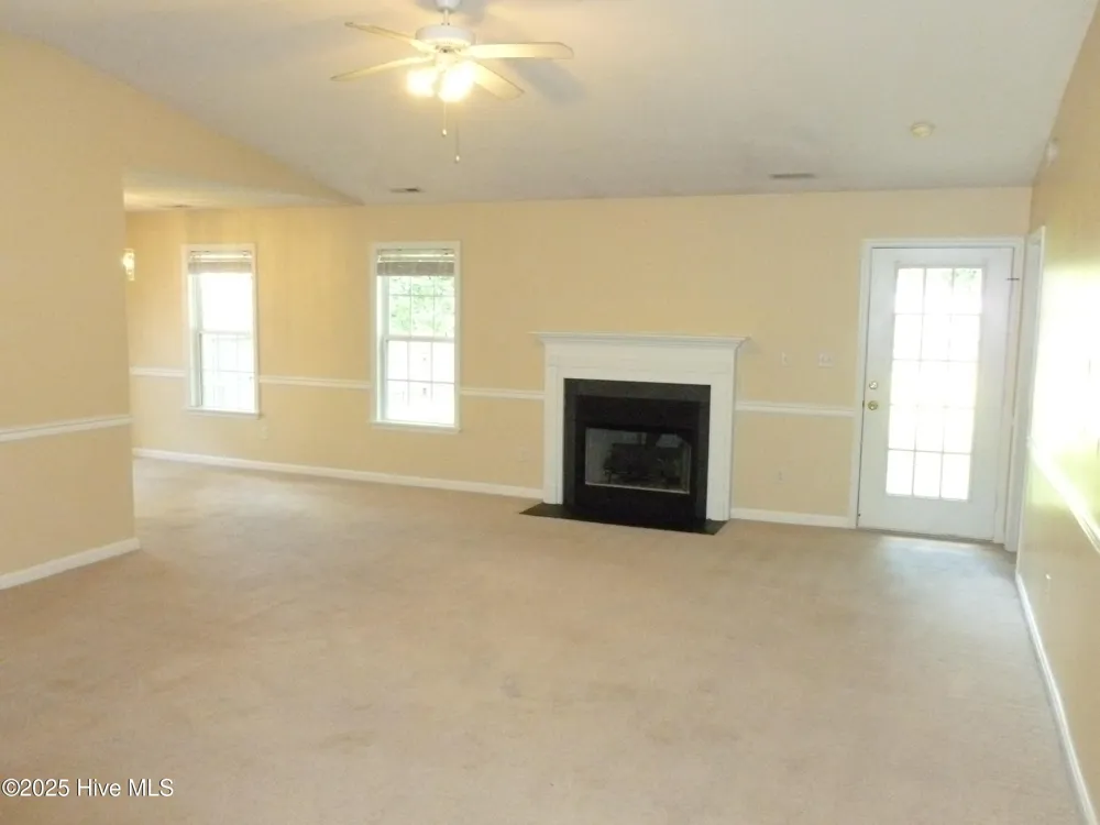 302 Carlisle Court Jacksonville, NC 28540