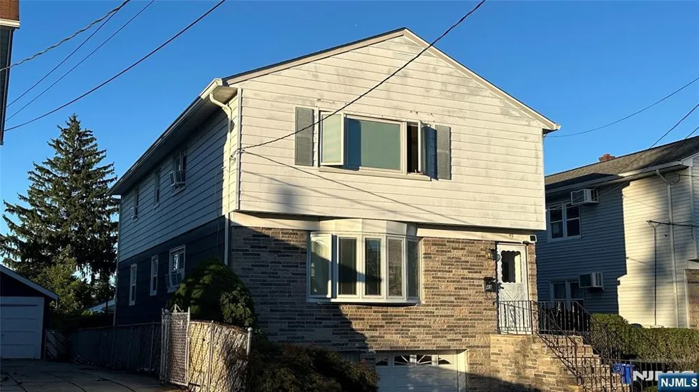43 Oakwood Avenue Bloomfield, NJ 07003