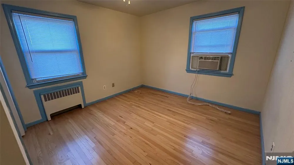 43 Oakwood Avenue Bloomfield, NJ 07003