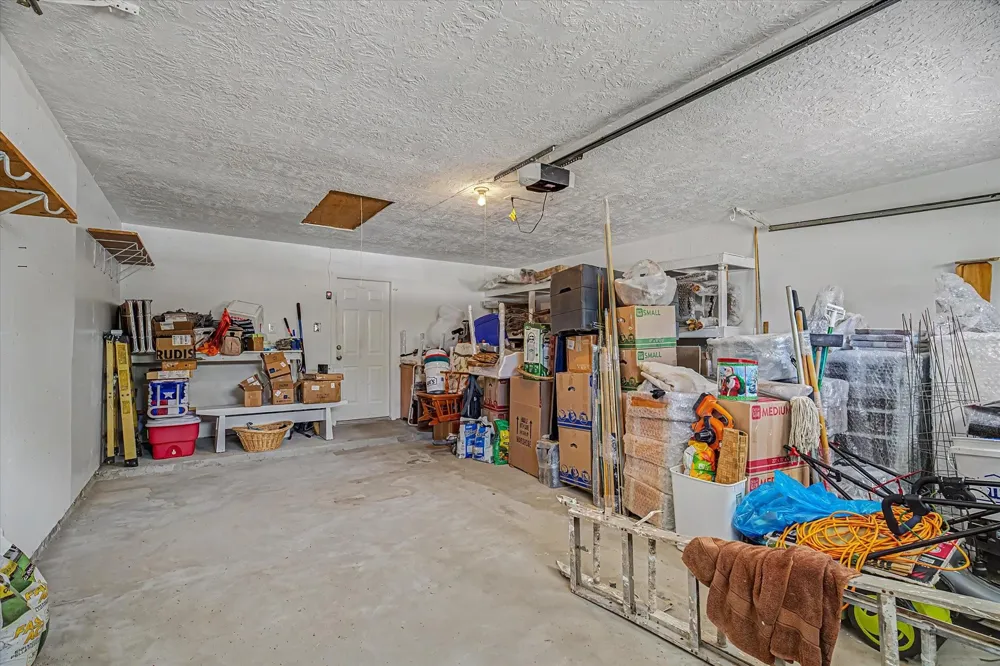 203 Hickory Street Lake Jackson, TX 77566