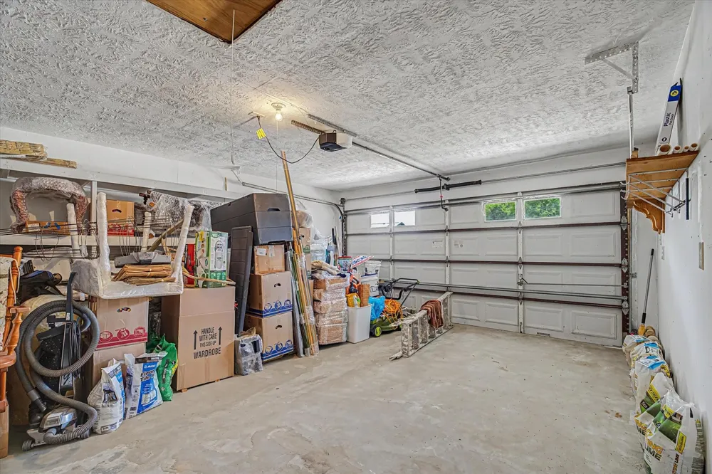 203 Hickory Street Lake Jackson, TX 77566