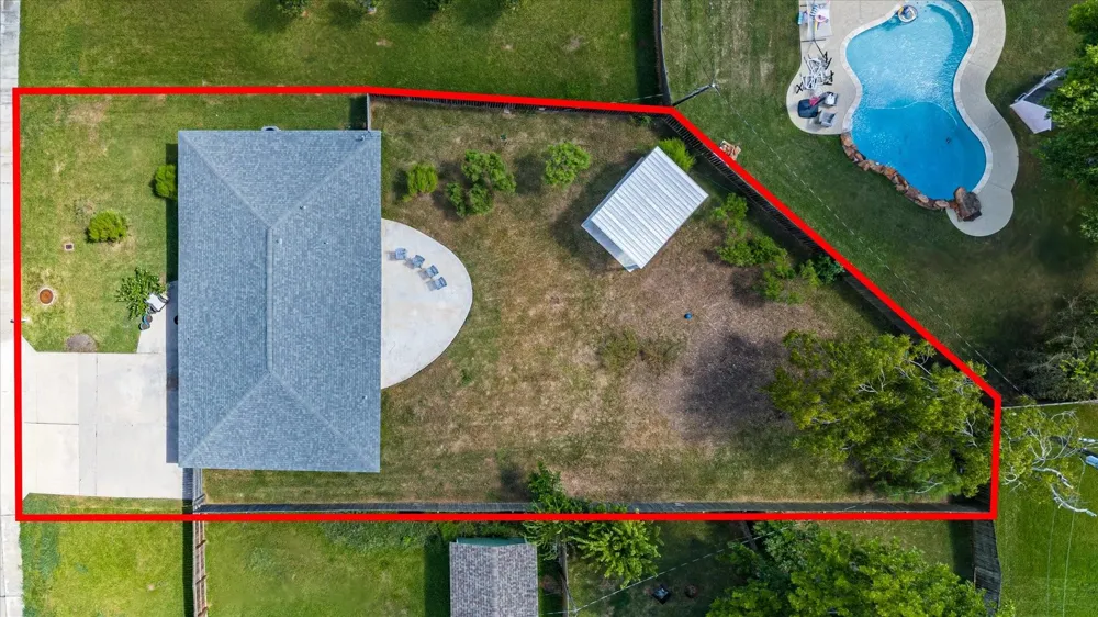 203 Hickory Street Lake Jackson, TX 77566