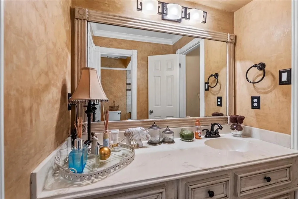 308 Oak Haven Street Baytown, TX 77520