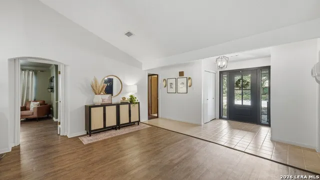 8 Woodcreek Dr Wimberley, TX 78676