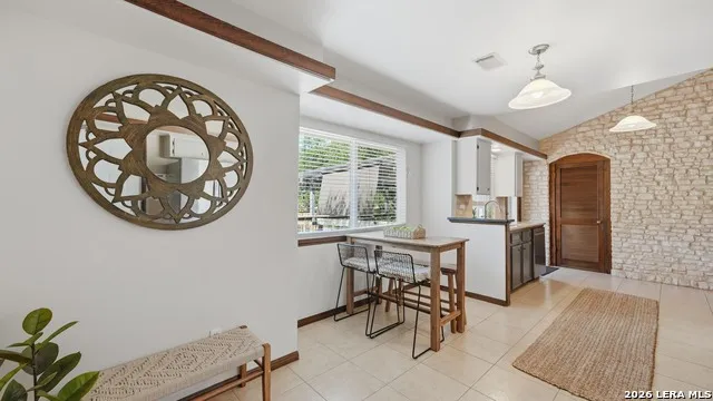 8 Woodcreek Dr Wimberley, TX 78676
