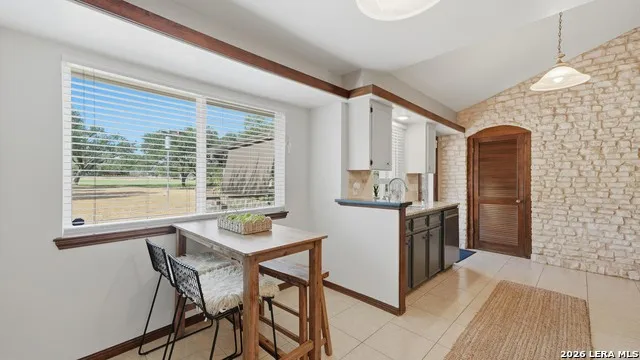 8 Woodcreek Dr Wimberley, TX 78676