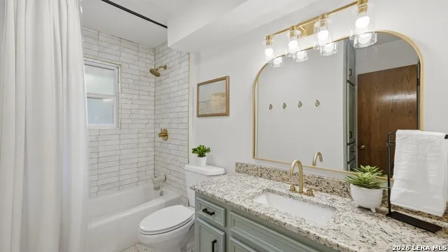 8 Woodcreek Dr Wimberley, TX 78676