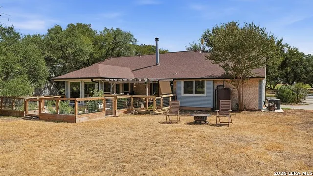 8 Woodcreek Dr Wimberley, TX 78676