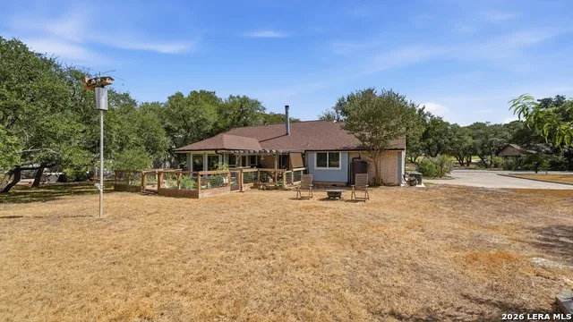 8 Woodcreek Dr Wimberley, TX 78676