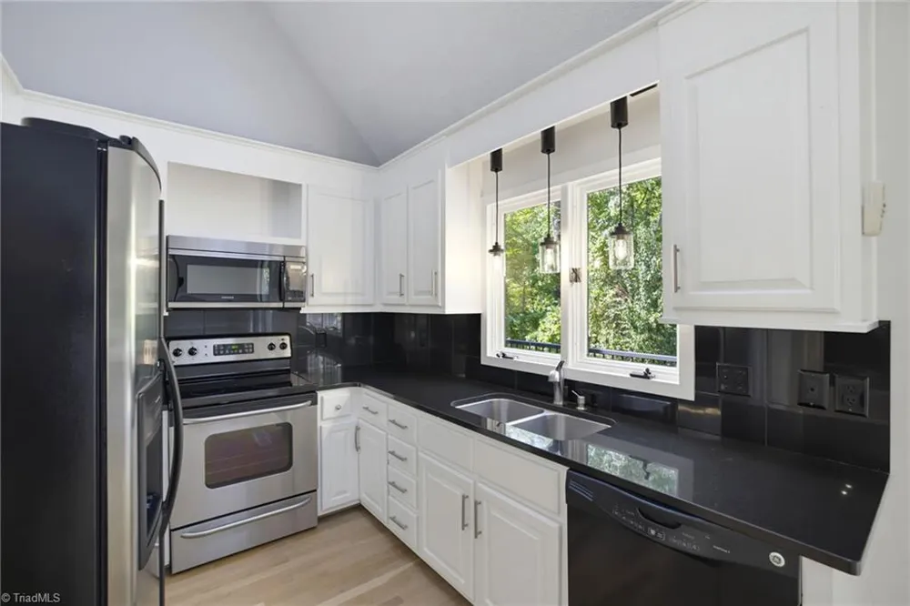 1008 Eastshore Circle Stokesdale, NC 27357