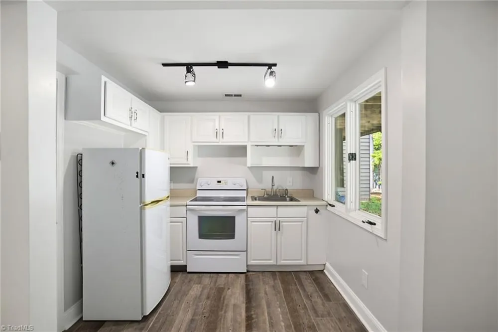 1008 Eastshore Circle Stokesdale, NC 27357