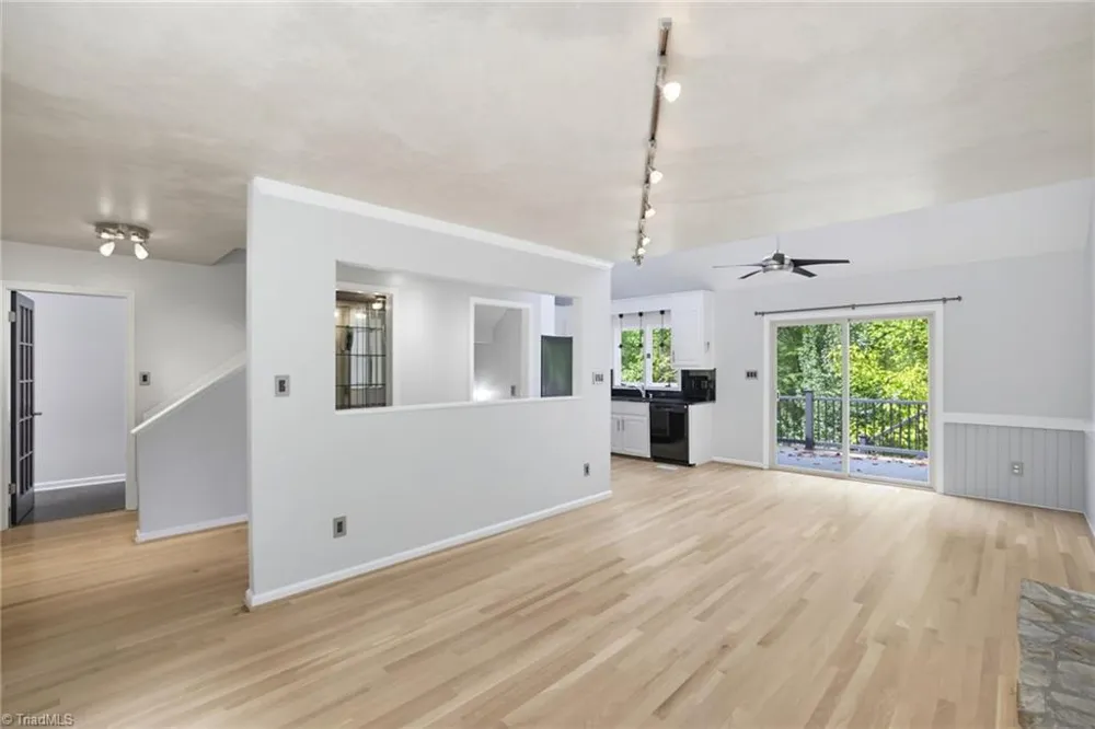 1008 Eastshore Circle Stokesdale, NC 27357
