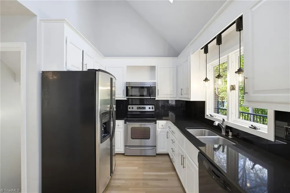 1008 Eastshore Circle Stokesdale, NC 27357
