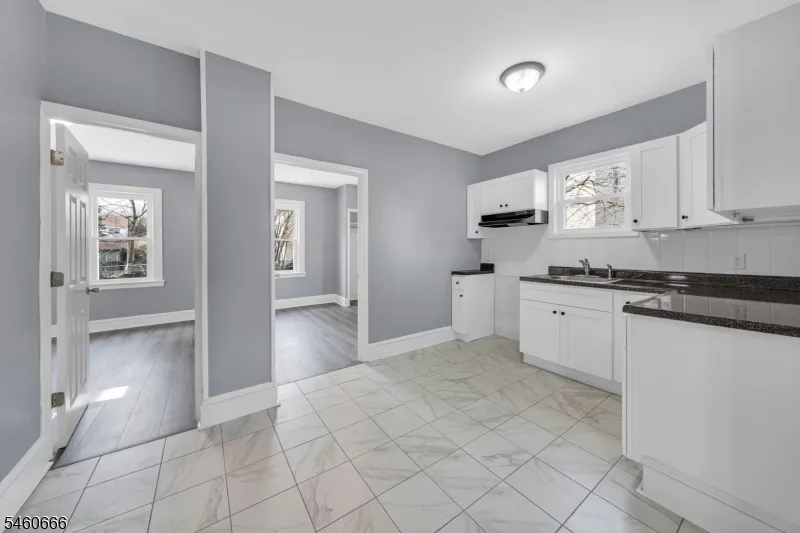 54 Thomas St Bloomfield, NJ 07003