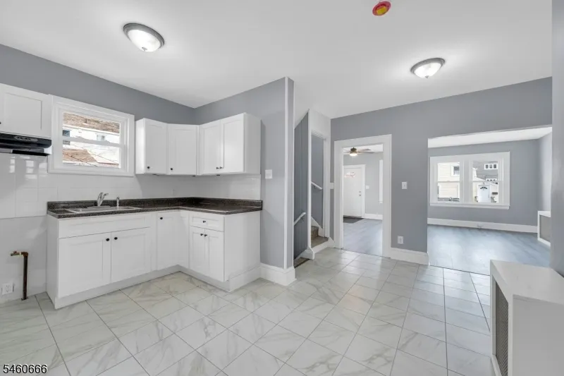 54 Thomas St Bloomfield, NJ 07003