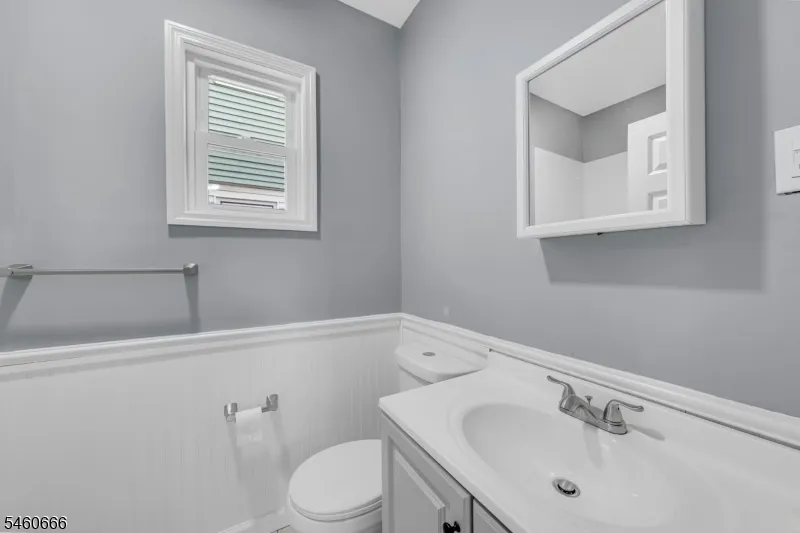 54 Thomas St Bloomfield, NJ 07003