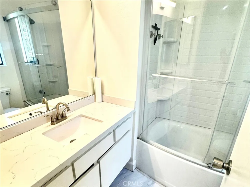 9131 Burnet Ave #23 North Hills, CA 91343