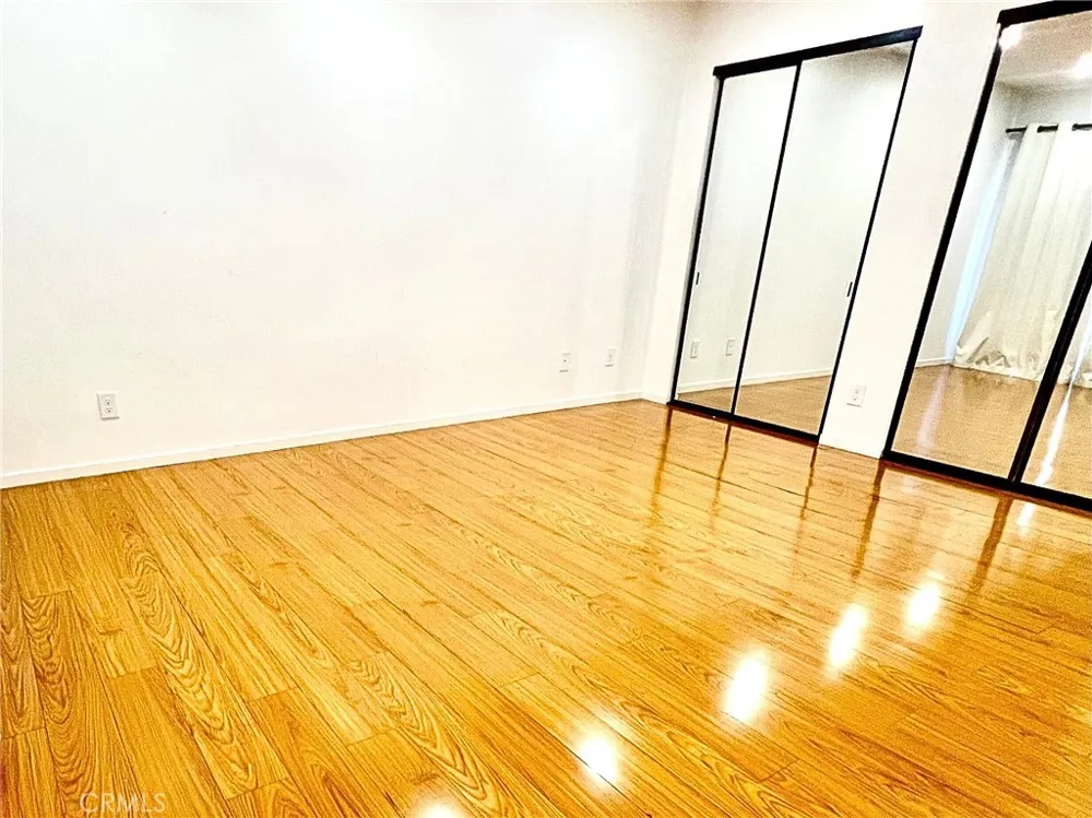 9131 Burnet Ave #23 North Hills, CA 91343
