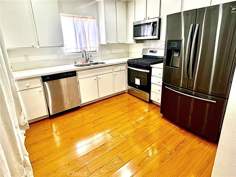9131 Burnet Ave #23 North Hills, CA 91343