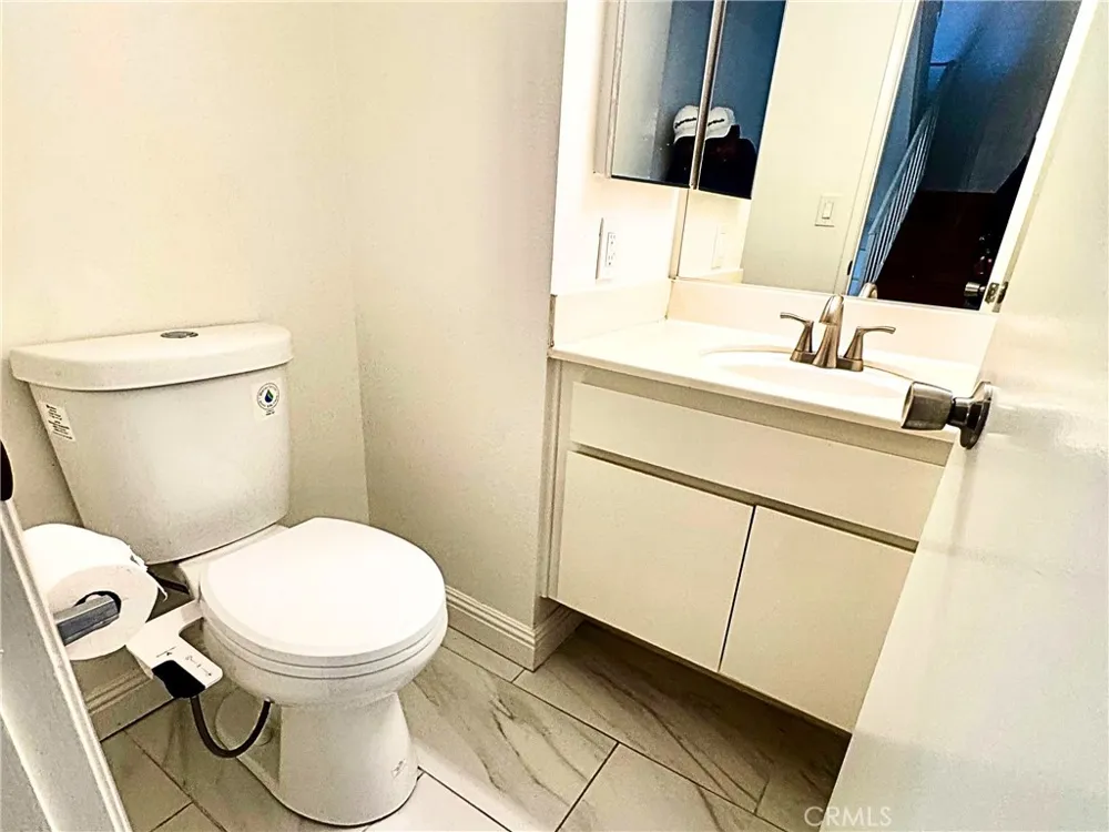 9131 Burnet Ave #23 North Hills, CA 91343