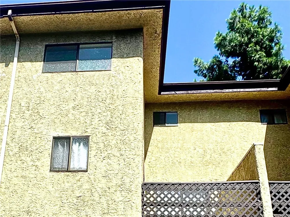 9131 Burnet Ave #23 North Hills, CA 91343