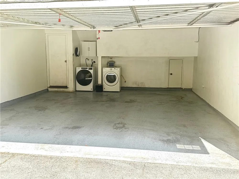 9131 Burnet Ave #23 North Hills, CA 91343