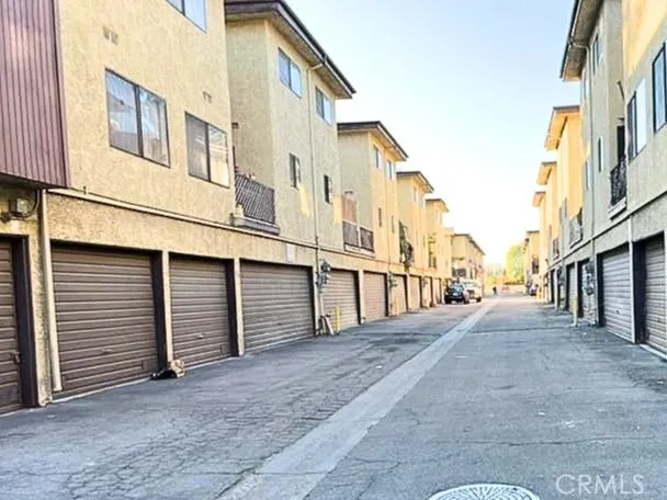 9131 Burnet Ave #23 North Hills, CA 91343