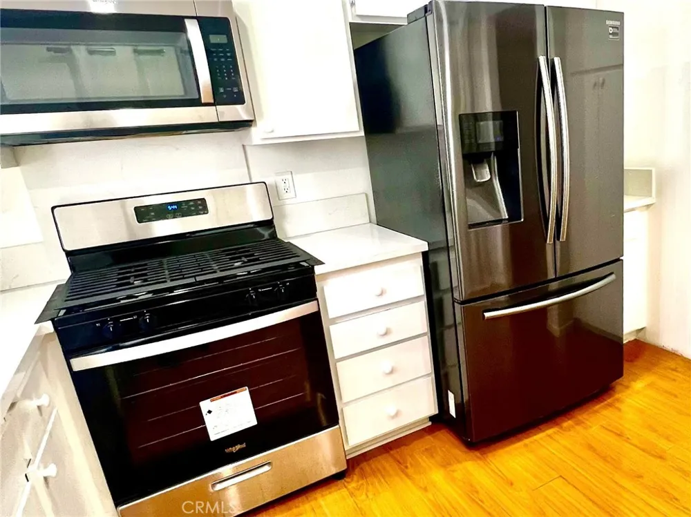 9131 Burnet Ave #23 North Hills, CA 91343