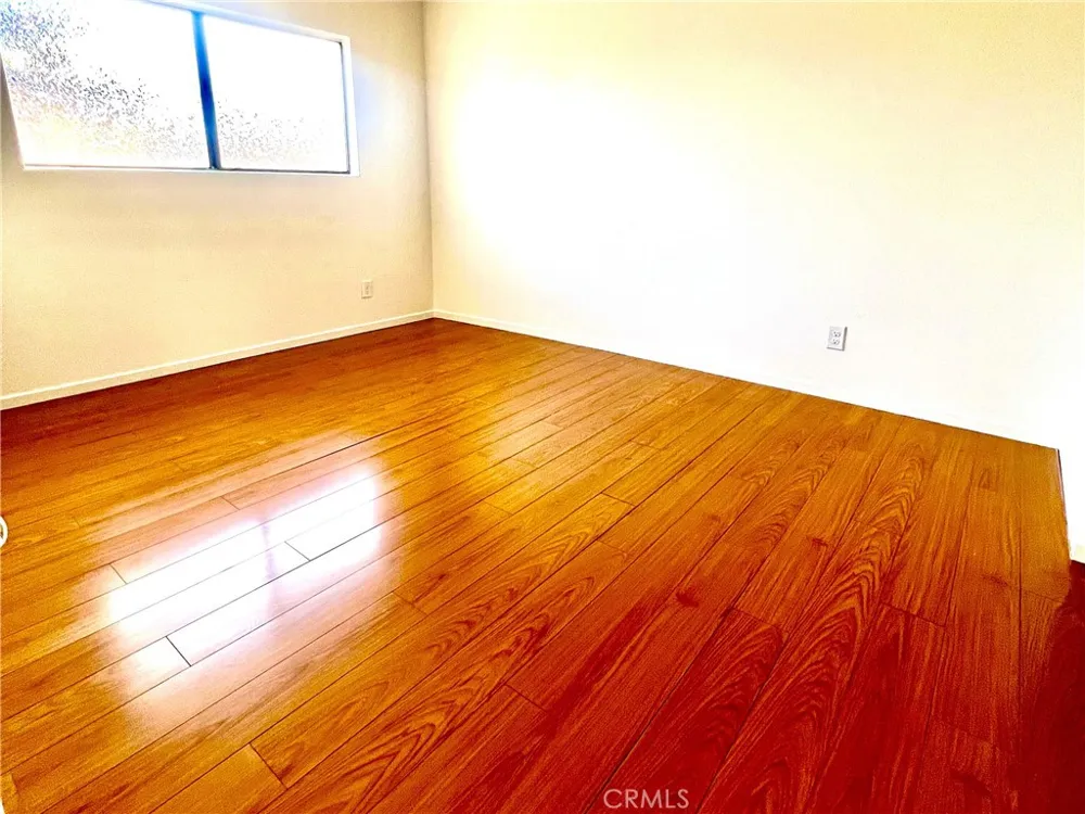 9131 Burnet Ave #23 North Hills, CA 91343