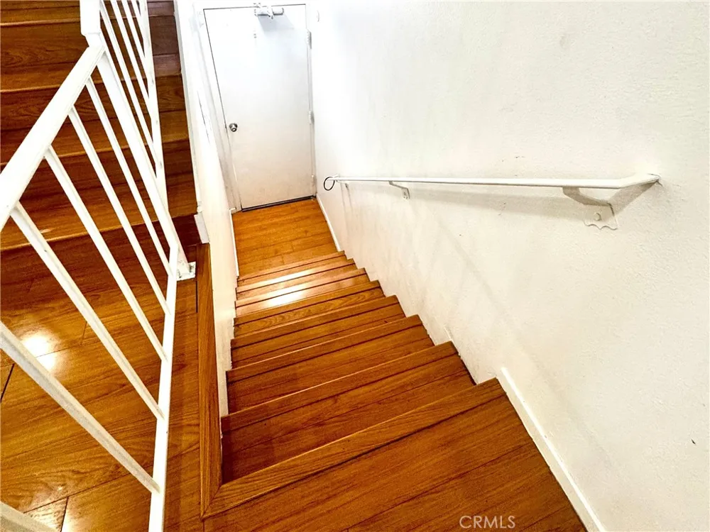 9131 Burnet Ave #23 North Hills, CA 91343