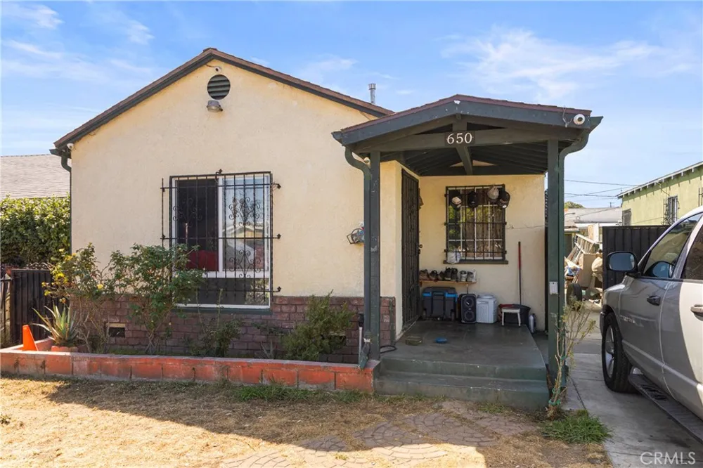 650 W 107th Street Los Angeles, CA 90044