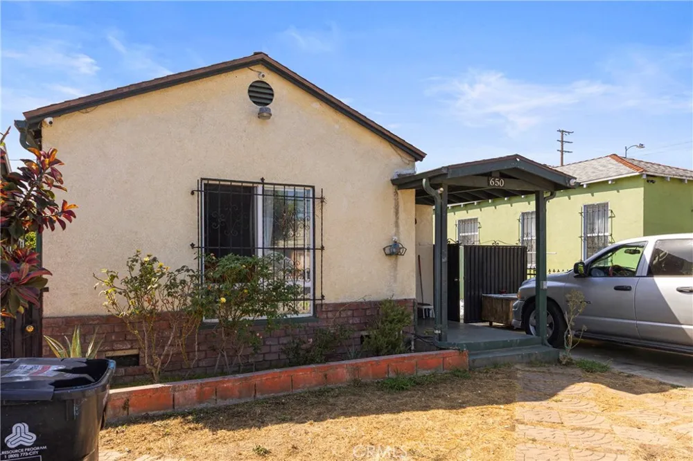 650 W 107th Street Los Angeles, CA 90044