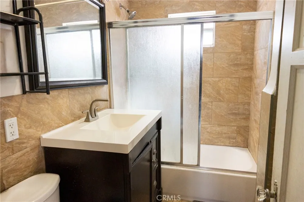 650 W 107th Street Los Angeles, CA 90044