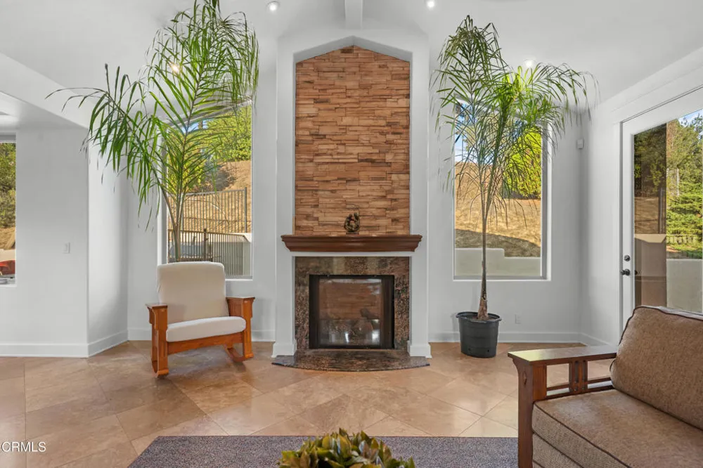 15 Ramona Place Camarillo, CA 93010