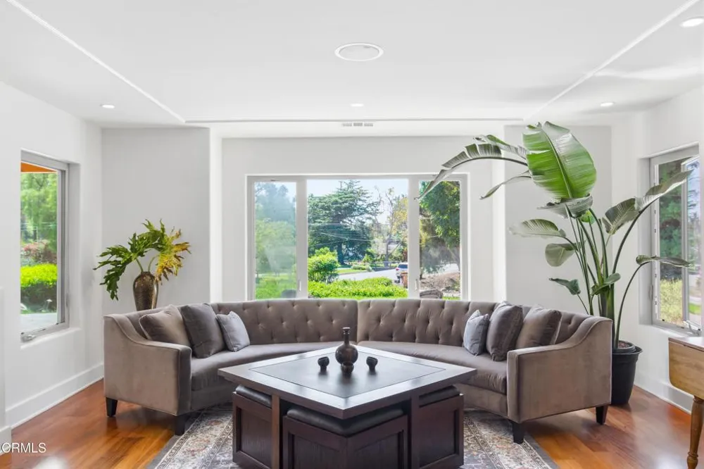 15 Ramona Place Camarillo, CA 93010