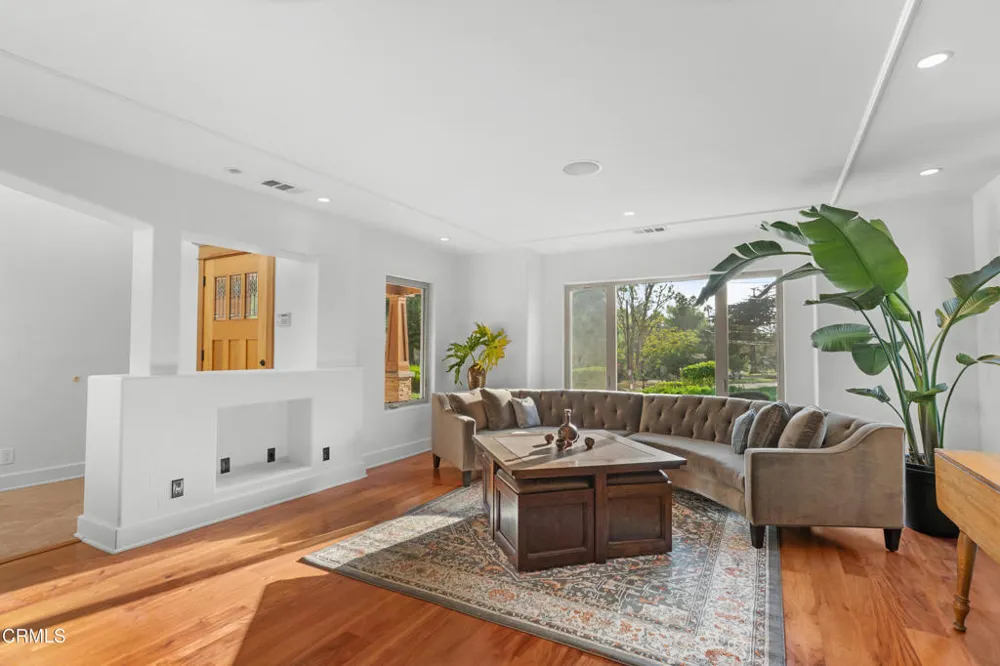 15 Ramona Place Camarillo, CA 93010