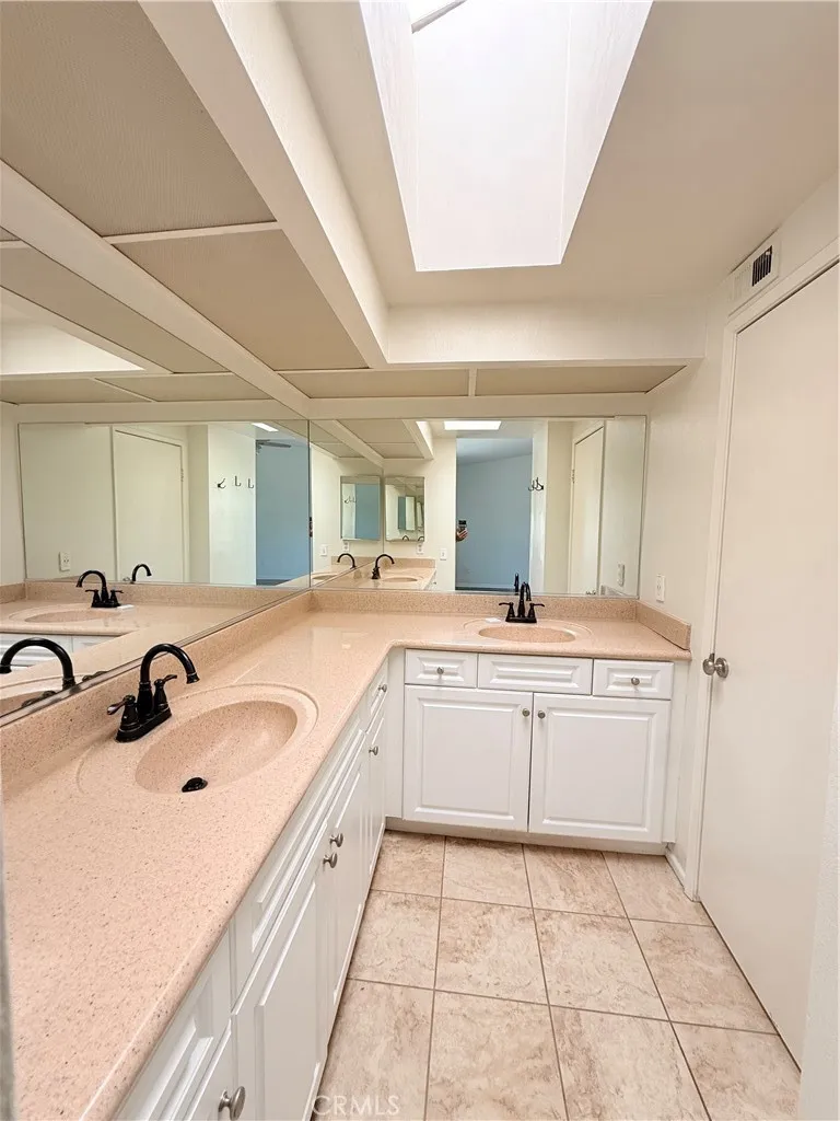 5948 Quiroz Riverside, CA 92509