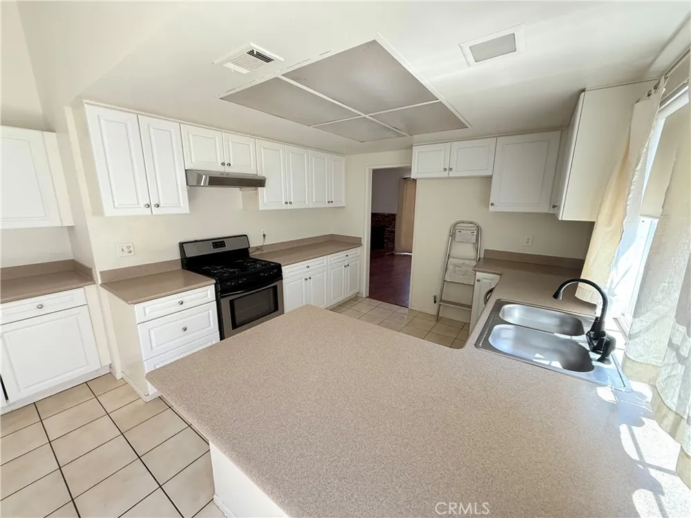 5948 Quiroz Riverside, CA 92509