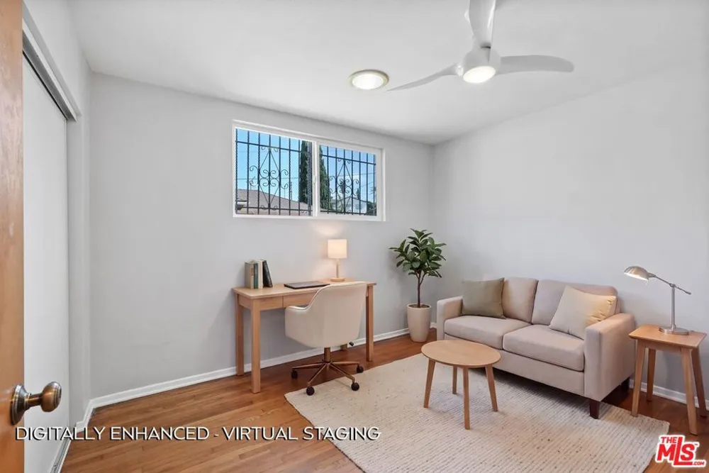 5812 S Garth Avenue Los Angeles, CA 90056