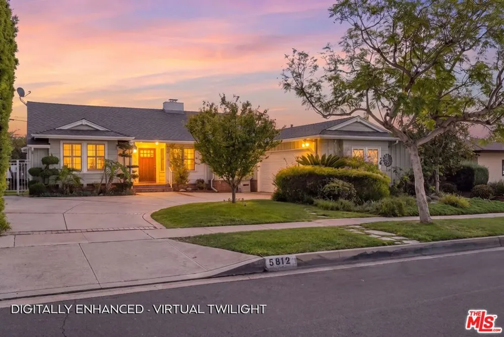 5812 S Garth Avenue Los Angeles, CA 90056