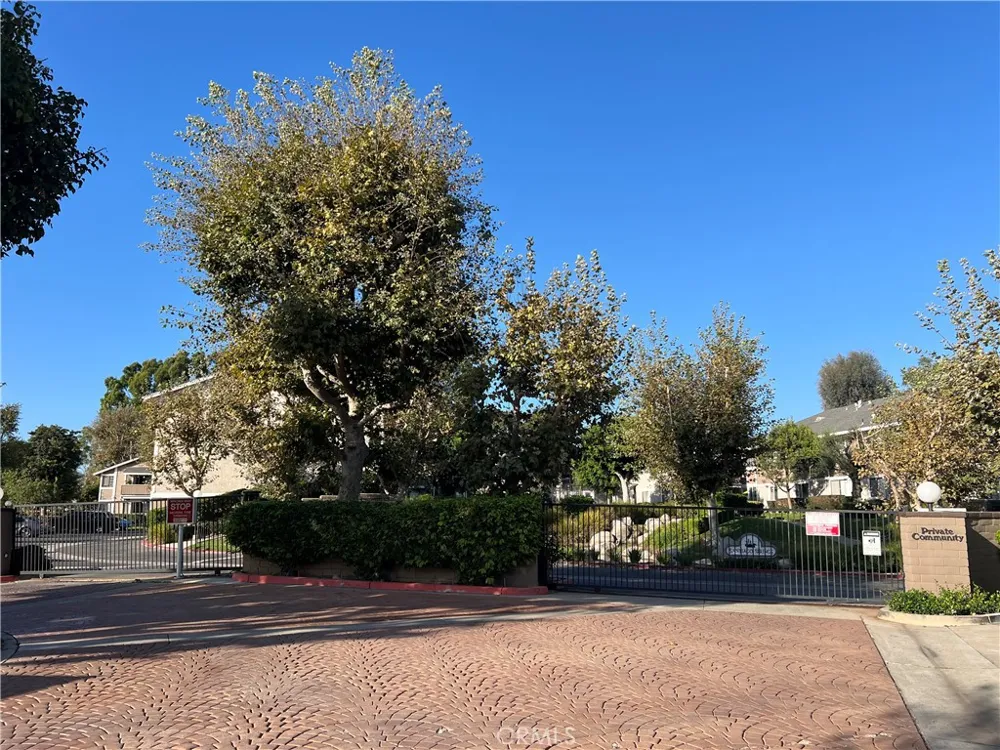 1505 S Raitt Santa Ana, CA 92704