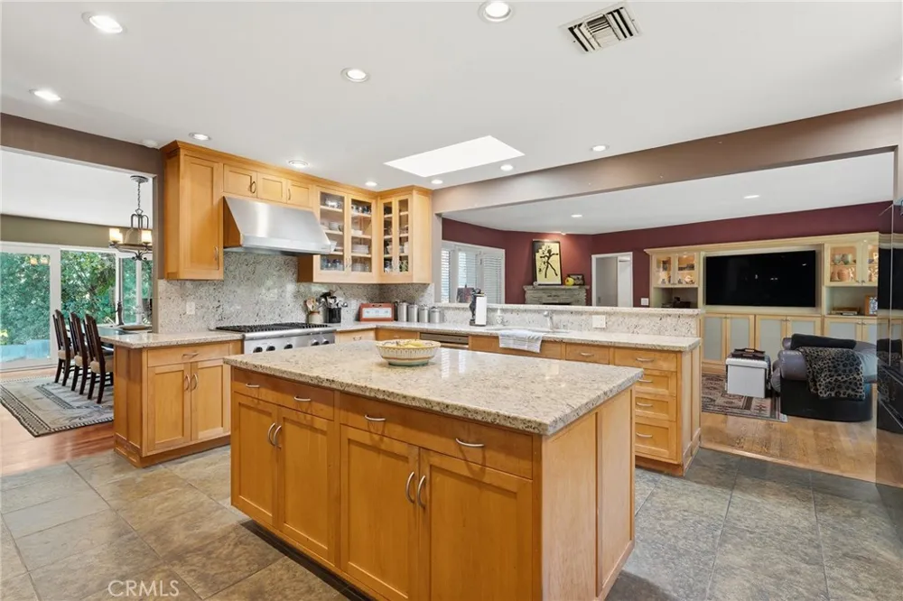 4956 Hood Drive Woodland Hills, CA 91364