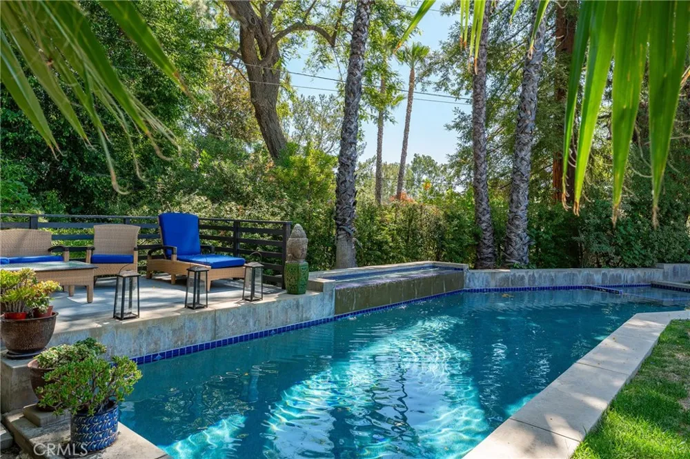 4956 Hood Drive Woodland Hills, CA 91364