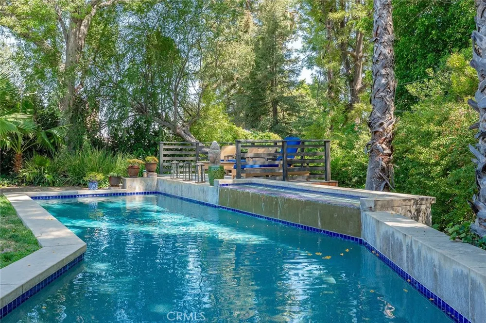 4956 Hood Drive Woodland Hills, CA 91364